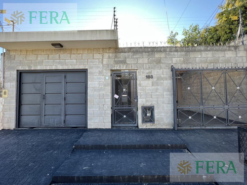 Imagen 2 de 17 de Venta Casa 3 Ambientes Con Cochera, Patio Y Quincho En Quilmes Oeste (29698)