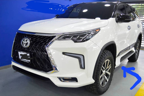 Bodykit Estribo Izquierdo Fortuner Dubai