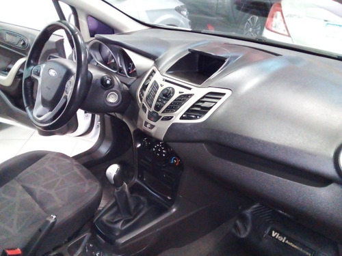 Imagen 11 de 14 de Ford Fiesta Kinetic Titanium Concesionario Gm