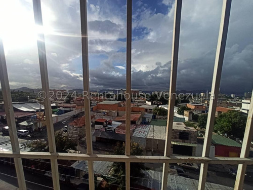 Yorli Perez Vende Apartamento En Zona Oeste, Barquisimeto Lara Contáctame*