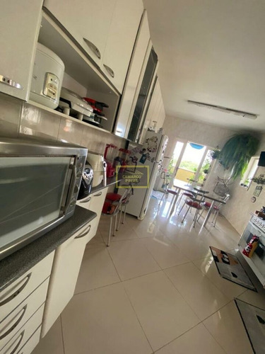 Imagem 2 de 15 de Casa Assobradada 3 Dormitórios E Piscina Em Jaguaré. - Eb86988