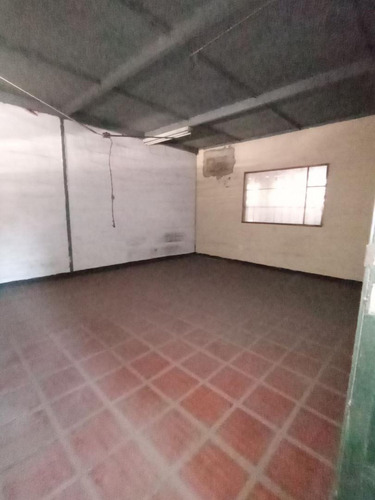 En Venta Galpón En La Vía Alterna, Sector Campo Claro - Barcelona - Anzoátegui