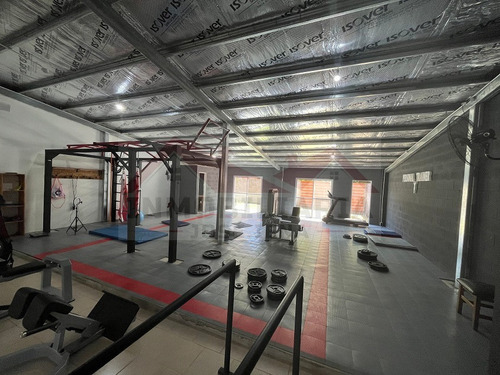 Venta Local / Galpón Con Usos De Gimnasio, Salón De Eventos, Depósito, Etc - General Belgrano - Calle 30 E/ 43 Y 45.