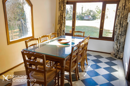 Casa De 4 Dormitorios Y Dependencias En Venta Cerca De La Playa En Cariló