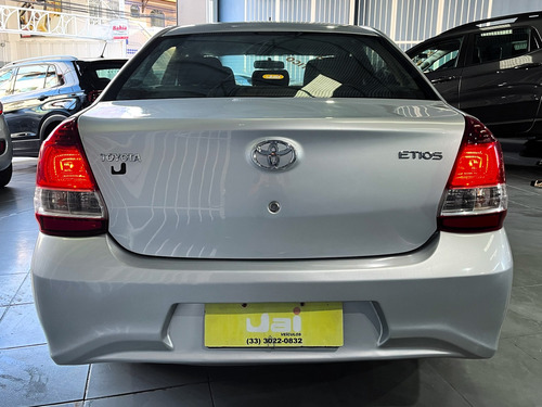 Toyota Etios 1.5 X PLUS SEDAN 16V FLEX 4P AUTOMÁTICO