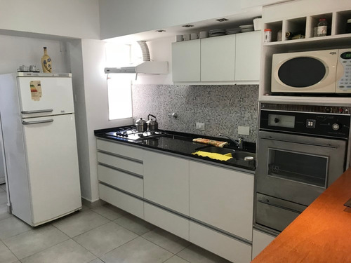 Imagen 1 de 12 de Departamento 2 Dormitorios . Zona Centro!