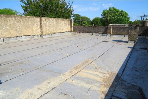 Casas Mas 3 Locales Y 2 Galpones Tomaria Vehiculo