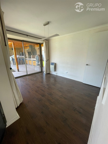 Excelente Casa Aislada En Arriendo De 5d,4b En Padre Hurtado