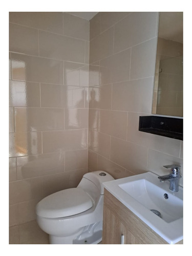 Se Vende Apto En Torre Labro Del Vergel, 180 Mts.2, 3 Habs, 3er. Nivel