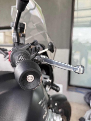 Voge 500 Ac 2023 Con Accesorios, Detalle Por Caida Parada