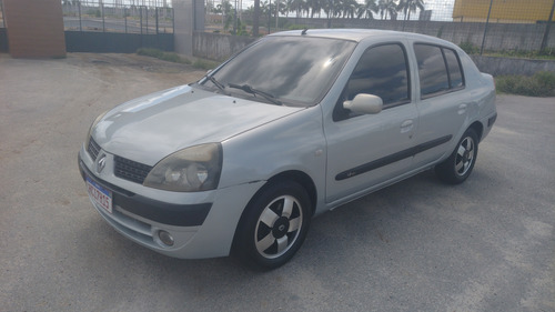 Renault Clio Sedan 1.6 16v Privilège Hi-flex 4p