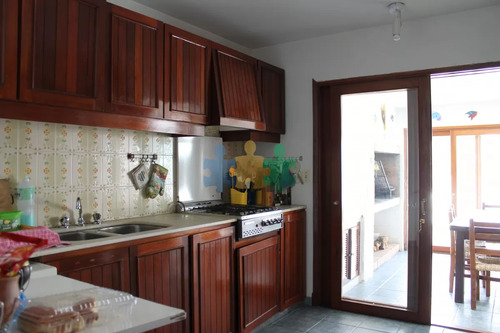 Tranquilo Chalet Con Vista Y Acceso A Unos Metros Del Mar - Ref : Eqp2300