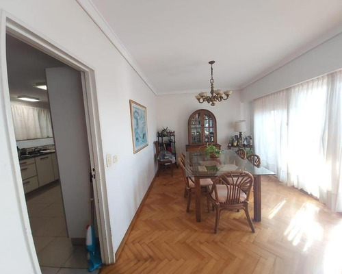 Imagen 10 de 30 de Hermoso Piso De 4 Ambientes Con Cochera Y Balcón Corrido. Muy Luminoso!!