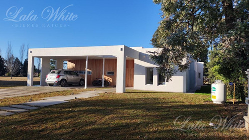 Imagen 2 de 13 de Venta - Casa En San Eliseo Golf