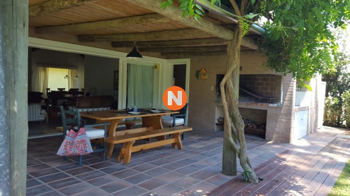 Casa En Venta Y Alquiler, Lugano, Punta Del Este, 4 Dormitorios.- Ref: 208401
