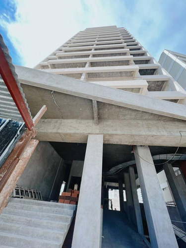 Imagen 2 de 28 de Piso - A Mts De Av. Alem - 180 Mts -