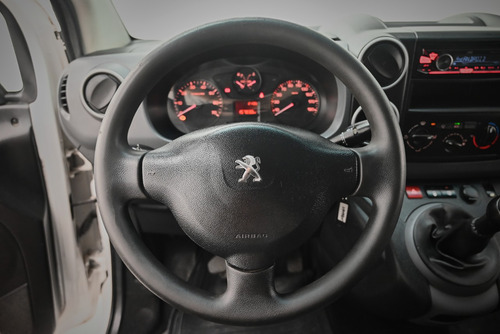 Imagen 11 de 16 de Peugeot Partner 1.6 B9 Corta