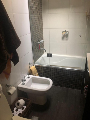 Imagen 8 de 14 de Casa En Venta - Castelar Norte - 4 Amb Con Quincho Y Pileta - Permuta Caba