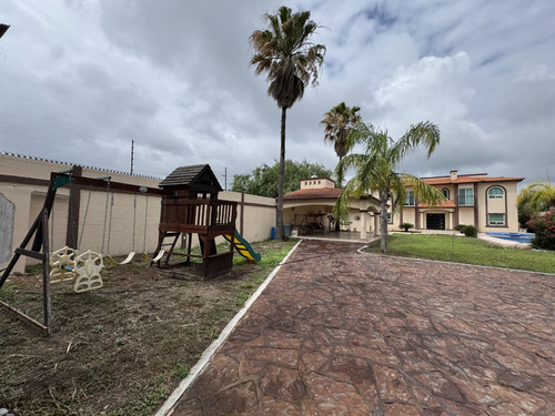 Quinta Con Casa Alberca Y Palapa En Portal Del Norte 3er Sector
