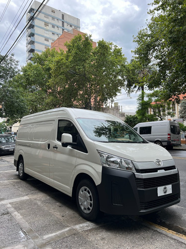 Toyota Hiace 2.8 Tdi Furgón 6at L2h2 3a 5p
