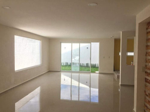 Imagen 5 de 14 de Casa En Venta En Fraccionamiento Zibatá 4 Recámaras Roof Gar