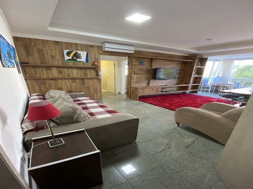 Departamento Amueblado A La Venta En Bombas, Bombinhas. Brasil