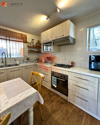 Casa En Venta Sector Las Rosas, Viña Del Mar, 4d 3b 2e