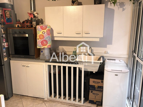 Imagen 9 de 14 de Venta - Impecable Dúplex Haedo, José M. Moreno Al 1100.