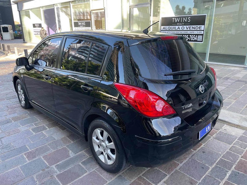 Imagen 4 de 13 de Nissan Tiida 2011 1.8 Tekna 5 P
