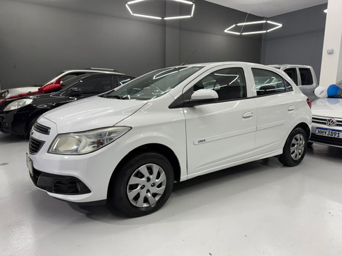 Chevrolet Onix 1.0 MPFI LT 8V FLEX 4P MANUAL