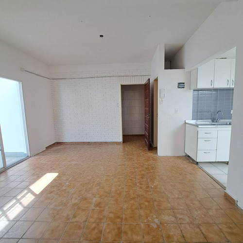 Venta Ph 2amb Con 2 Patios, Sin Expensas, Flores