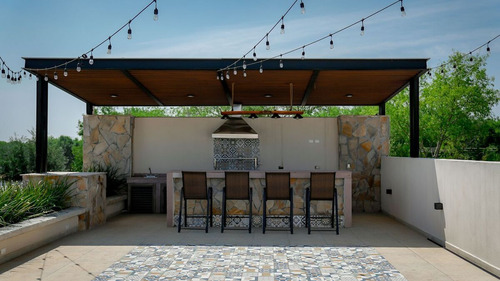 Casa En Venta En Los Lirios En Montemorelos