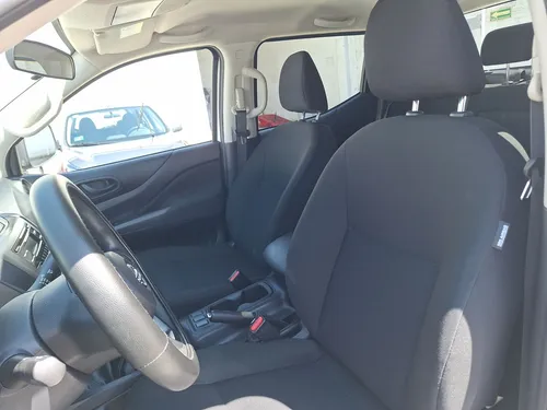 Nissan Frontier 2.5 Se Dc 4X2 Mt