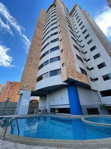 Samir Trosel Vende Amplio Apartamento En Residencias Holiday Palace Iv Urbanizacion El Bosque Valencia Carabobo