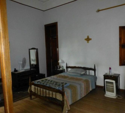 Imagen 3 de 27 de Departamento Antiguo En Pleno Centro De Colón Venta