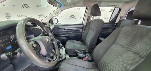Imagen 10 de 15 de Toyota Hilux 2018 2.7 Cabina Doble Base Mt