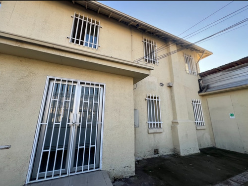 Se Arrienda Bodega Con Amplias Oficinas