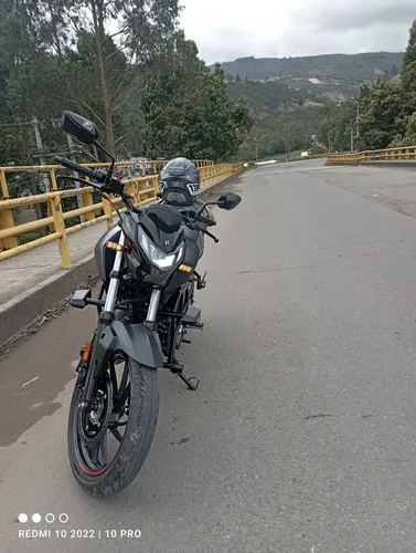 Hero Hunk 160 R Color Negro
