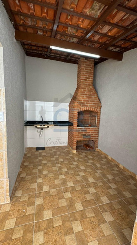 Venha Visitar Essa Linda Casa Geminada Com Dois Quartos, Sendo Um Suíte E Um Banheiro Social , 02 Vagas Garagem , Área De Serviço , Espeço Gourmet , Muito Bem Localizado Em Bairro Residencial !