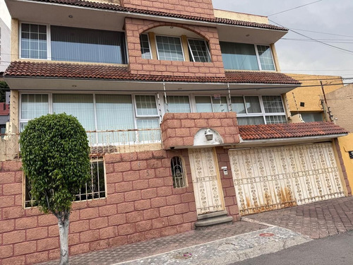 Casa En Venta En Lomas De Tecamachalco