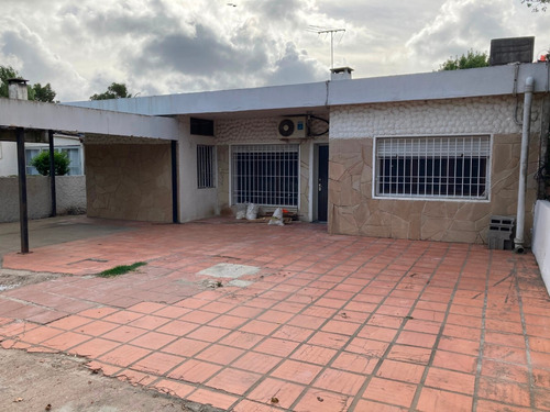 Casa De 4 Dormitorios Con Apartamento Al Fondo