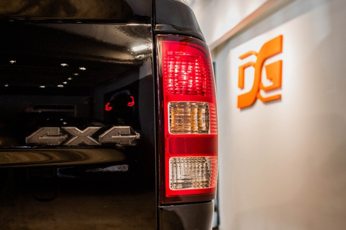 Imagen 7 de 24 de Ram 1500 5.7 V8 Laramie 4x4 2015 Negro