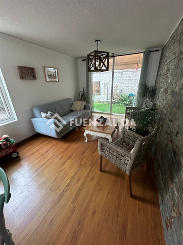 Casa De 3 Pisos En Pasaje Cerrado En Venta. En Ñuñoa