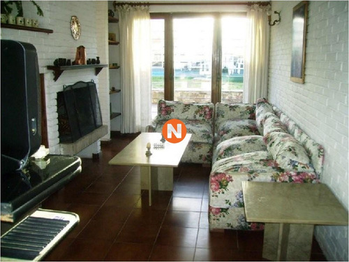 Casa En Venta Y Alquiler, Rincón Del Indio, Punta Del Este, 4 Dormitorios.- Ref: 205253