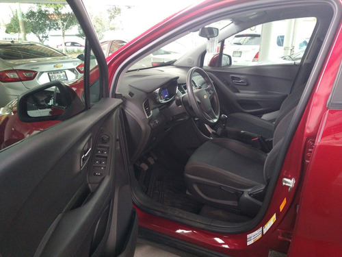 Imagen 7 de 10 de Chevrolet Trax 2018 1.8 Ls Mt