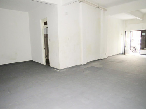 Alquiler Local Comercial Planta Baja Al Frente - Ciudad Vieja