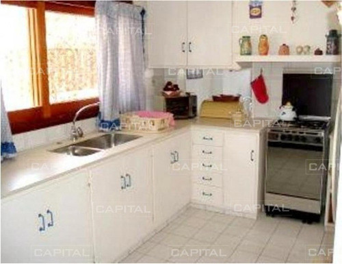 Casa De Cuatro Dormitorios En Playa Mansa - Ref: 24837