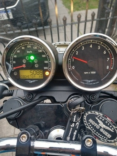 Moto Guzzi V7 Special 3