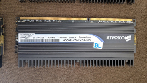 Imagem 3 de 8 de Memoria Corsair Dominator Ddr3 1600mhz 4x4 16gb
