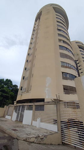 Se Vende Apartamento.tipo Estudio.ubicado Res Torres Blanca Suites. Avenida Bolívar Norte.valencia Edo Carabobo. Codigo: Ela-sanchez. Luz Coelho.